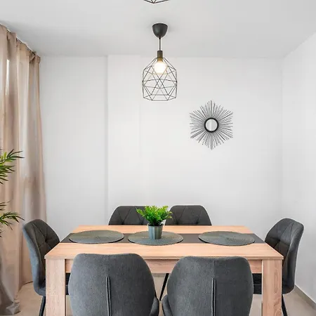 Location - Walk To The Beach, Shops & Dining * פלאייה דה לאס אמריקס