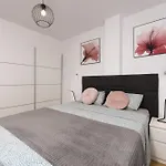 Location - Walk To The Beach, Shops & Dining Playa de las Americas (Tenerife)