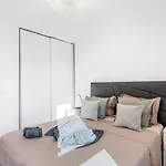 Location - Walk To The Beach, Shops & Dining