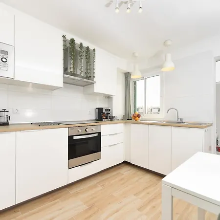 Location - Walk To The Beach, Shops & Dining Daire *