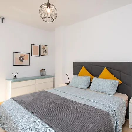 Location - Walk To The Beach, Shops & Dining Плая-де-лас-Америкас