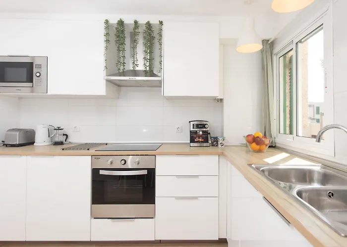 Apartman Location - Walk To The Beach, Shops & Dining *