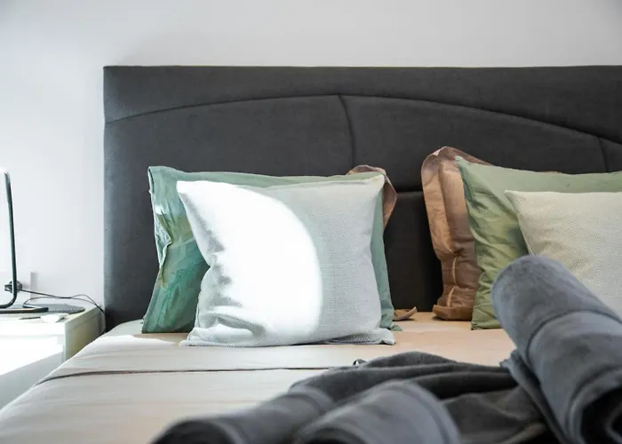 Location - Walk To The Beach, Shops & Dining 美洲海滩