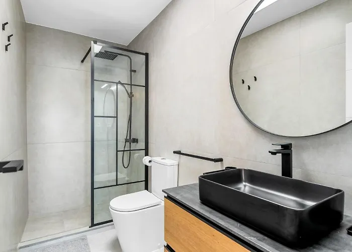 Location - Walk To The Beach, Shops & Dining * 美洲海滩