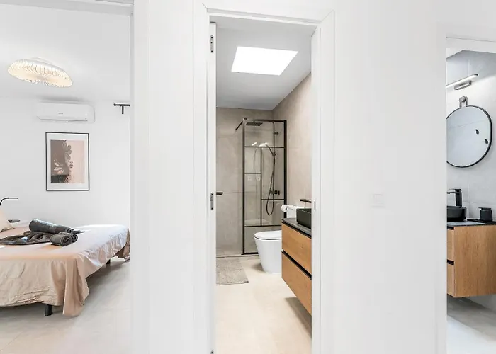 Apartman Location - Walk To The Beach, Shops & Dining