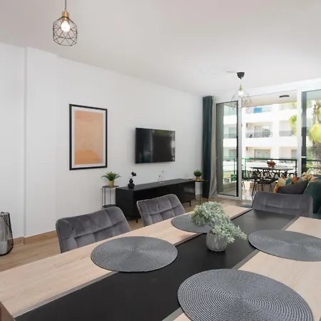 Location - Walk To The Beach, Shops & Dining Apartamento